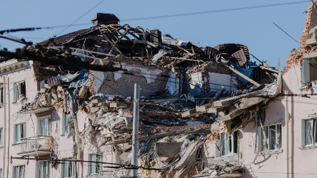 Всі власники пошкодженої або знищеної житлової нерухомості в Україні тепер можуть подавати заяви до Реєстру збитків для України