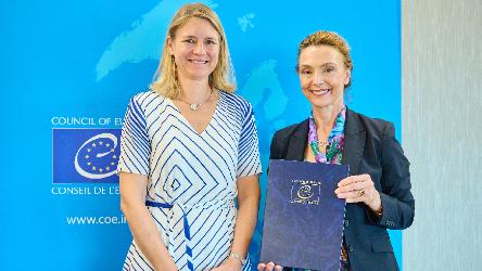 Seat of Register of Damage: Secretary General signs agreement with the Netherlands